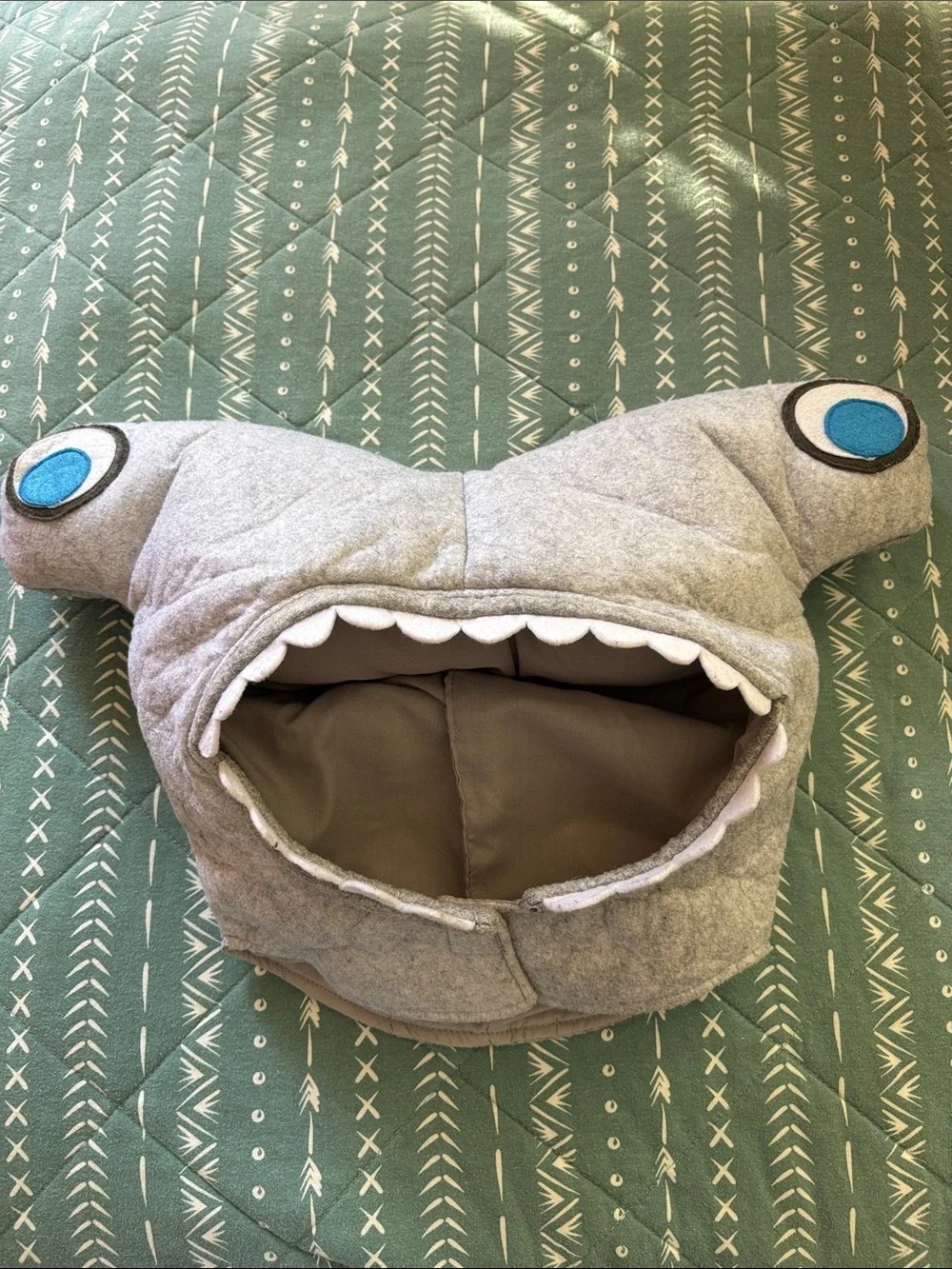 POTTERY BARN KIDS Hammerhead Shark Costume Size 4-6